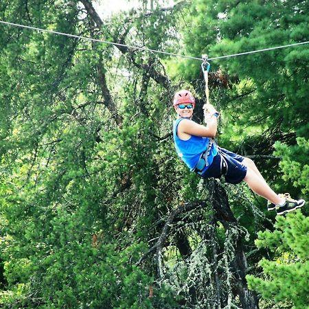 Pine Point Lodge Resort & Motel Crane Lake Екстер'єр фото