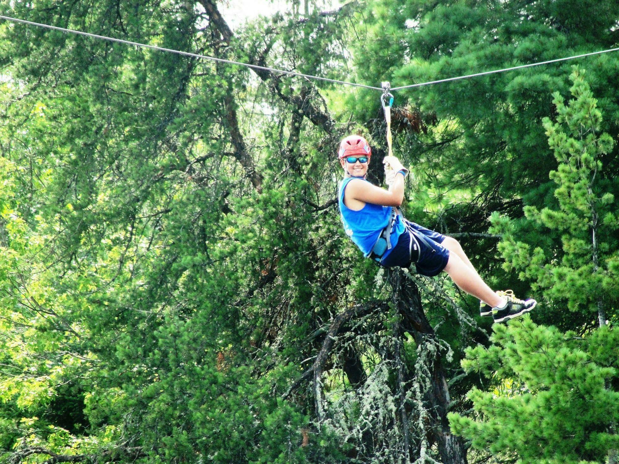 Pine Point Lodge Resort & Motel Crane Lake Екстер'єр фото