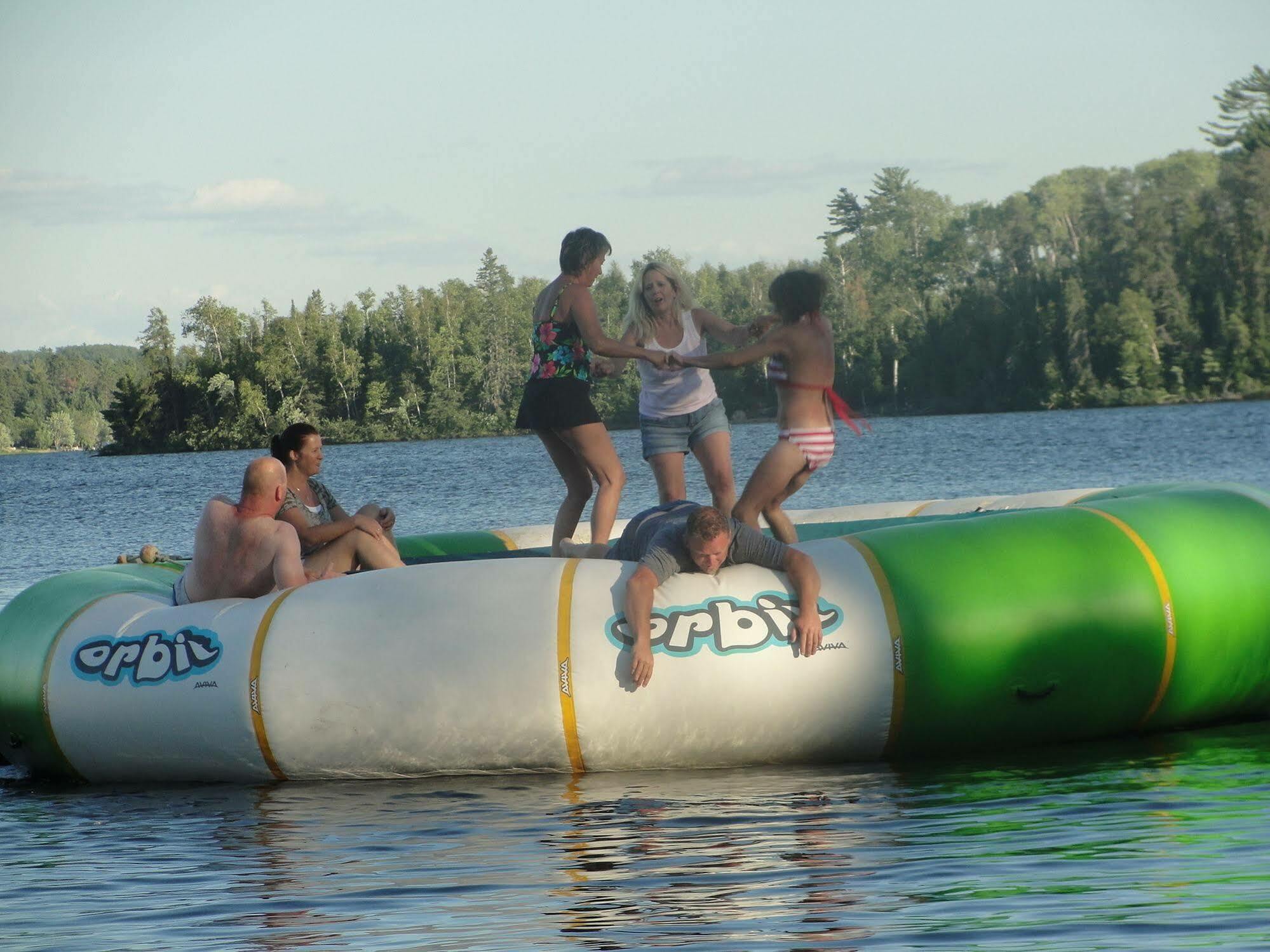 Pine Point Lodge Resort & Motel Crane Lake Екстер'єр фото