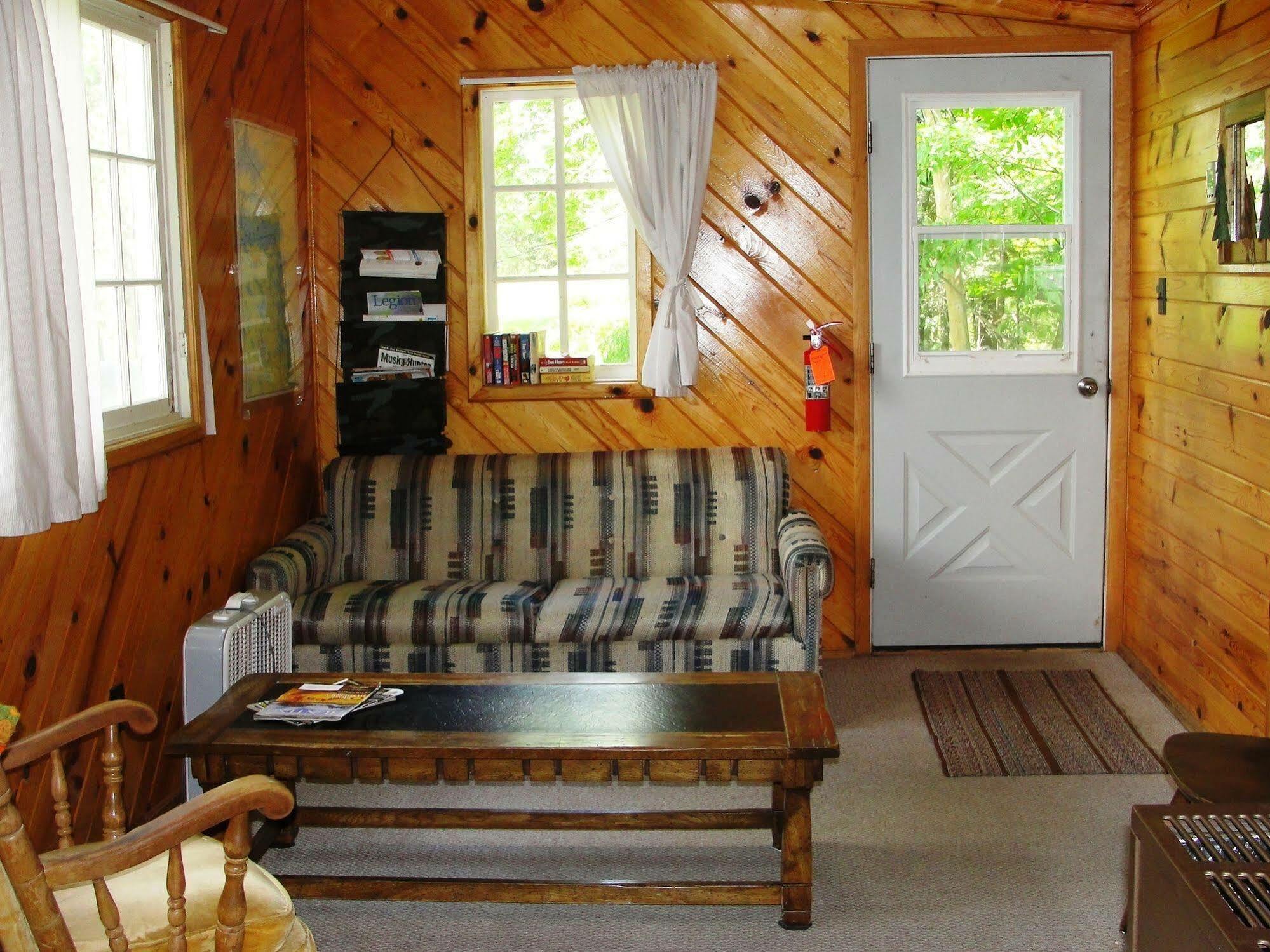 Pine Point Lodge Resort & Motel Crane Lake Екстер'єр фото