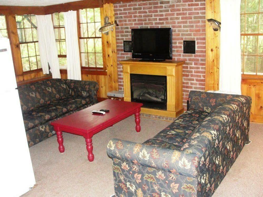 Pine Point Lodge Resort & Motel Crane Lake Екстер'єр фото