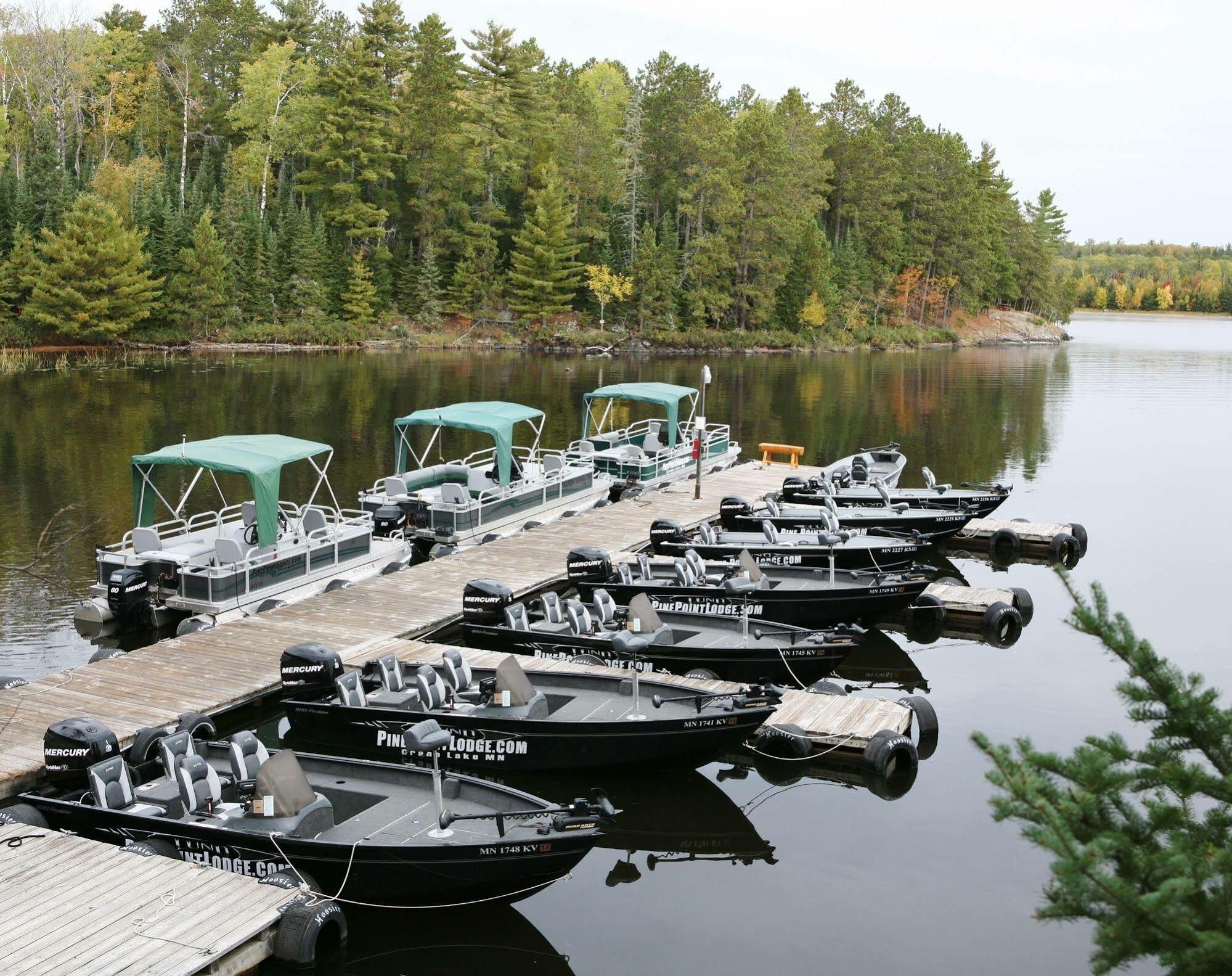 Pine Point Lodge Resort & Motel Crane Lake Екстер'єр фото