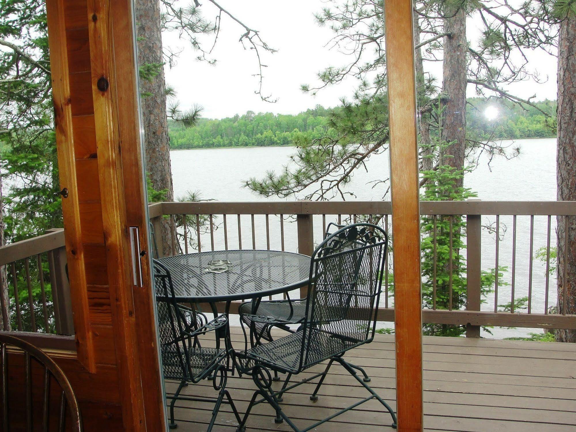 Pine Point Lodge Resort & Motel Crane Lake Екстер'єр фото