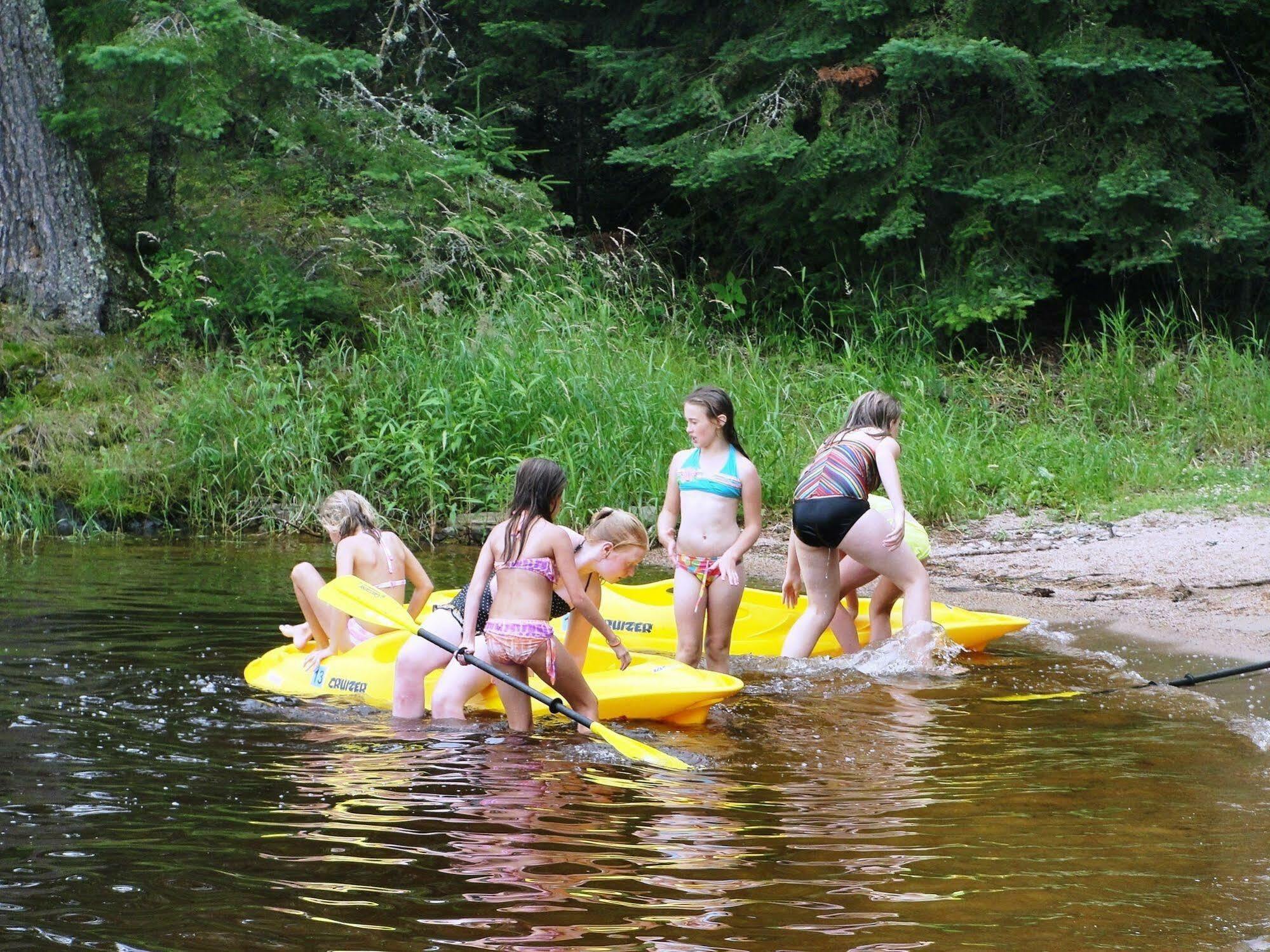 Pine Point Lodge Resort & Motel Crane Lake Екстер'єр фото